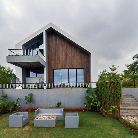 Stayvista At The Rainfield Villa With Gazebo & Lawn Nashik Esterno foto