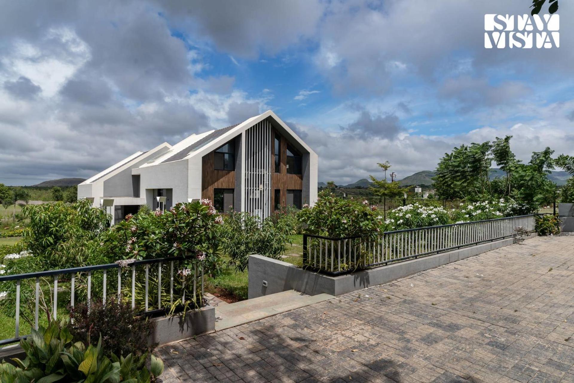 Stayvista At The Rainfield Villa With Gazebo & Lawn Nashik Esterno foto