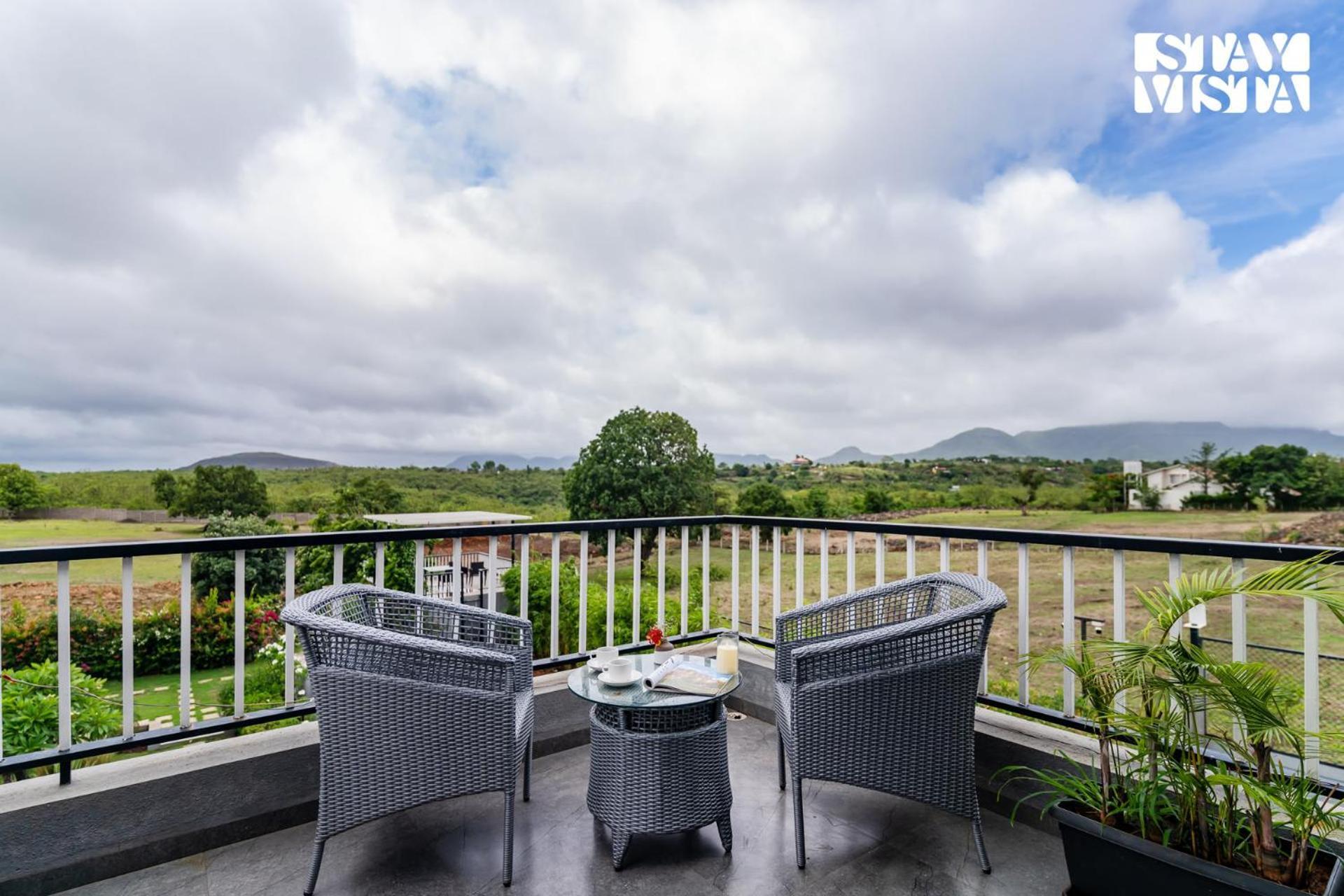Stayvista At The Rainfield Villa With Gazebo & Lawn Nashik Esterno foto