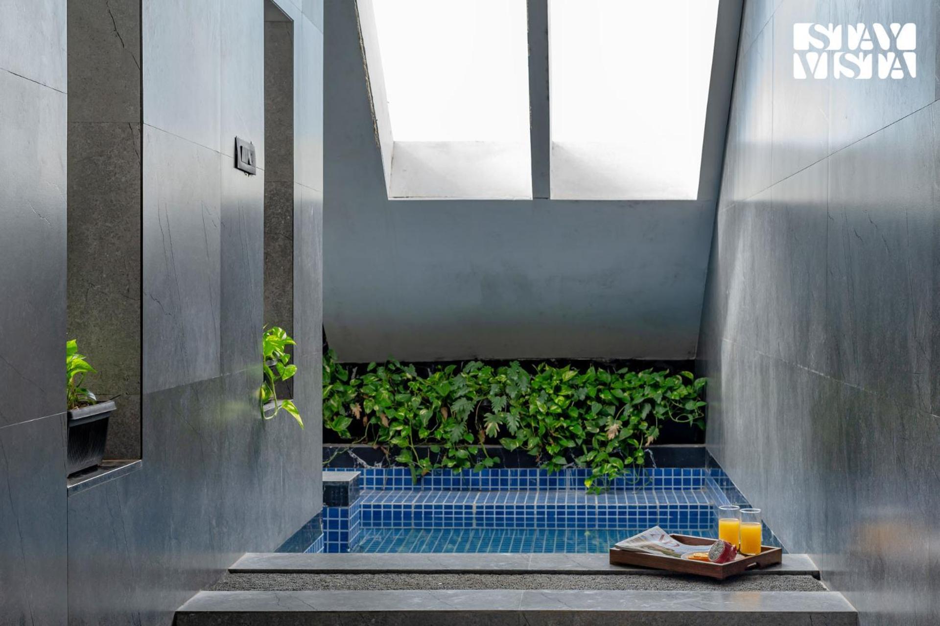 Stayvista At The Rainfield Villa With Gazebo & Lawn Nashik Esterno foto